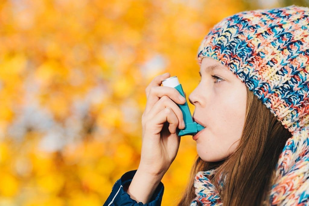 girl with inhaler